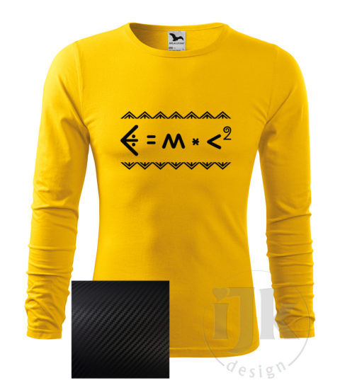 Pánske žlté tričko s potlačou, s čiernou carbon fóliou, s Einsteinovou fyzikálnou rovnicou napísanou čičmianským písmom, s čičmianskym ornamentom a s dlhým rukávom.