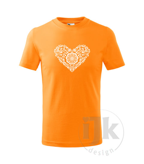 Detské mandarinkové tričko s potlačou, s bielou hladkou fóliou, s folklórnym motívom inšpirovaným vyšívanými šatkami zo západného Slovenska a s krátkym rukávom.