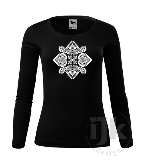 Dámske čierne tričko s potlačou, s bielou hladkou fóliou, s folklórnym motívom z Čataja a s dlhým rukávom.