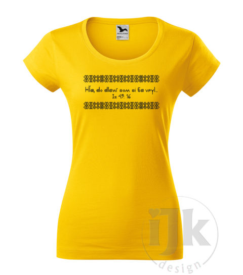 Dámske žlté tričko s potlačou, s čiernou hladkou fóliou, s náboženským vzorom, motívom je citát zo Svätého písma, Iz 49: 16 je napísaný čičmianským písmom a je vložený do čičmianskeho ornamentu a s krátkym rukávom.