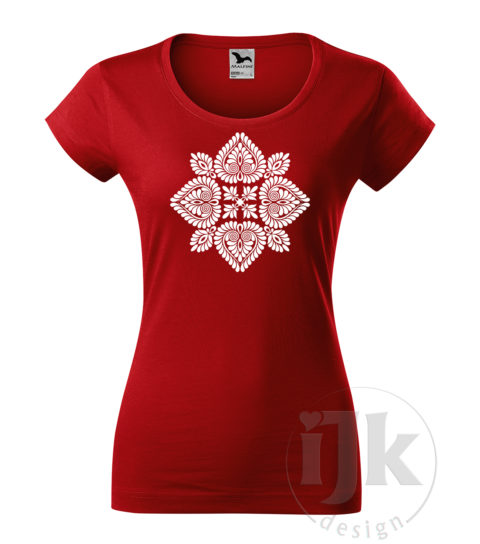 Dámske červené tričko s potlačou, s bielou hladkou fóliou, s folklórnym motívom z Čataja a s krátkym rukávom.