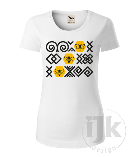 Dámske biele tričko s potlačou, s čiernou a žltou hladkou fóliou, s folklórnym motívom z Čičmian a s včelami sediacimi na žltých plástoch a s krátkym rukávom.