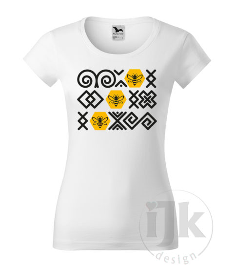 Dámske biele tričko s potlačou, s čiernou a žltou hladkou fóliou, s folklórnym motívom z Čičmian a s včelami sediacimi na žltých plástoch a s krátkym rukávom.